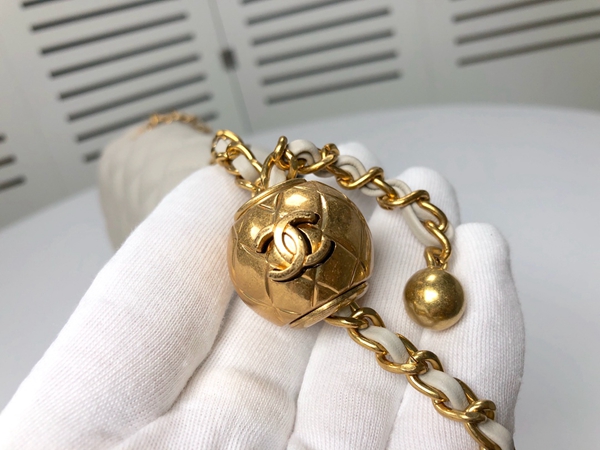 シャネルバッグ素材ディテール